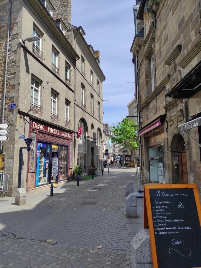 Aux Trois Palmiers Bed & Breakfast Saint-Brieuc Bagian luar foto