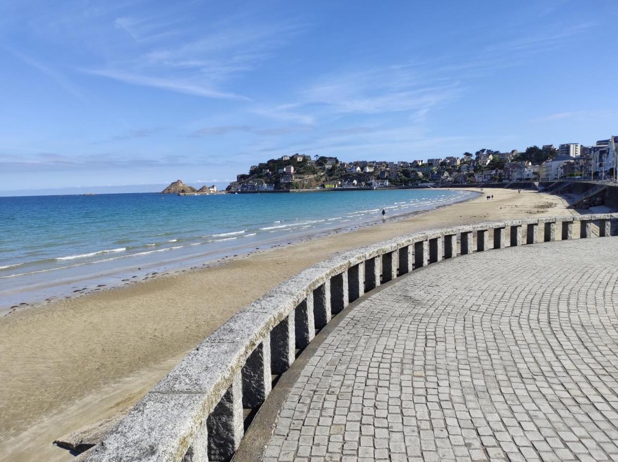 Aux Trois Palmiers Bed & Breakfast Saint-Brieuc Bagian luar foto