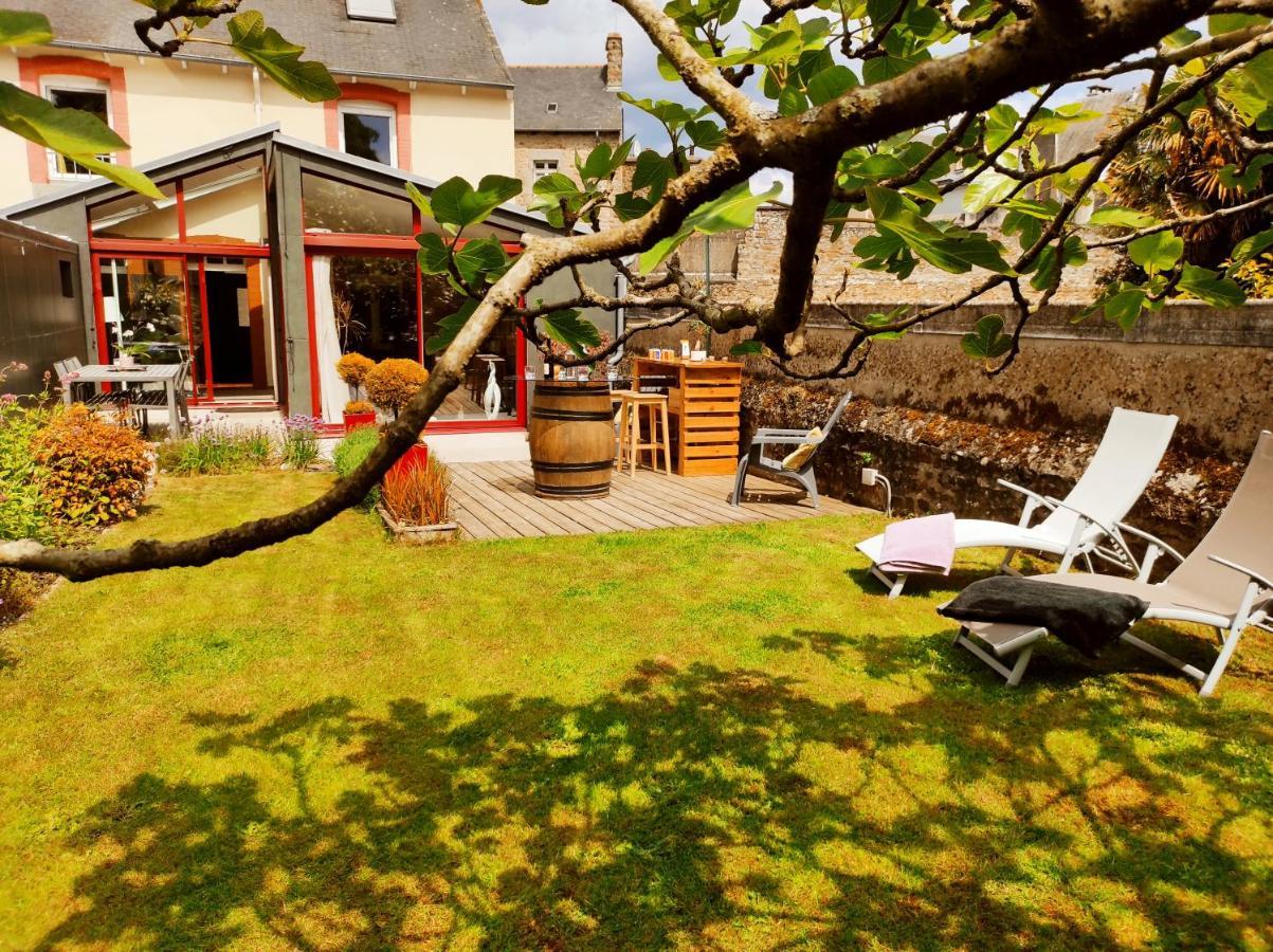 Aux Trois Palmiers Bed & Breakfast Saint-Brieuc Bagian luar foto