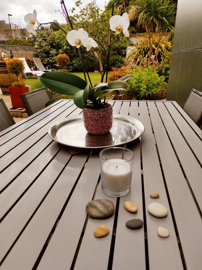 Aux Trois Palmiers Bed & Breakfast Saint-Brieuc Bagian luar foto