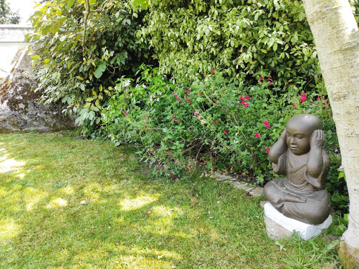Aux Trois Palmiers Bed & Breakfast Saint-Brieuc Bagian luar foto