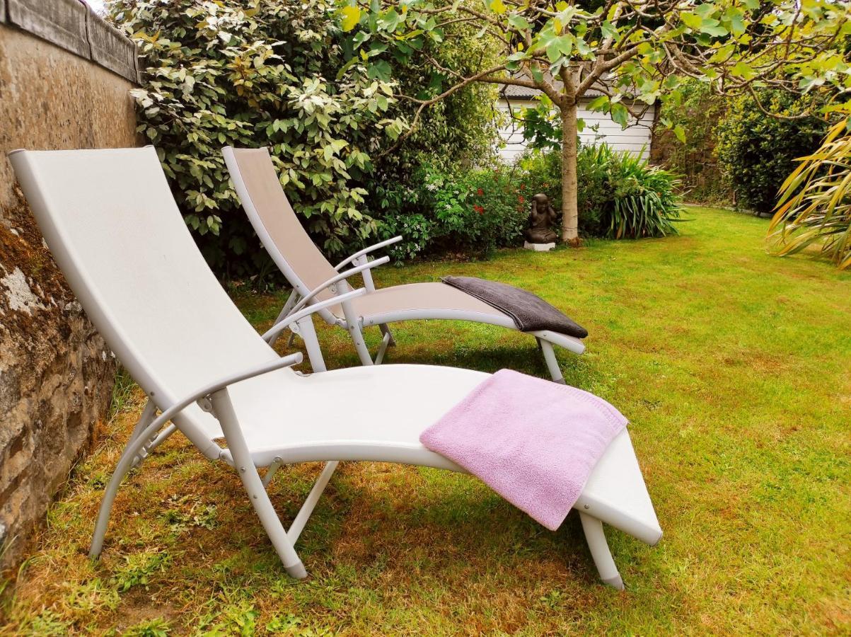 Aux Trois Palmiers Bed & Breakfast Saint-Brieuc Bagian luar foto